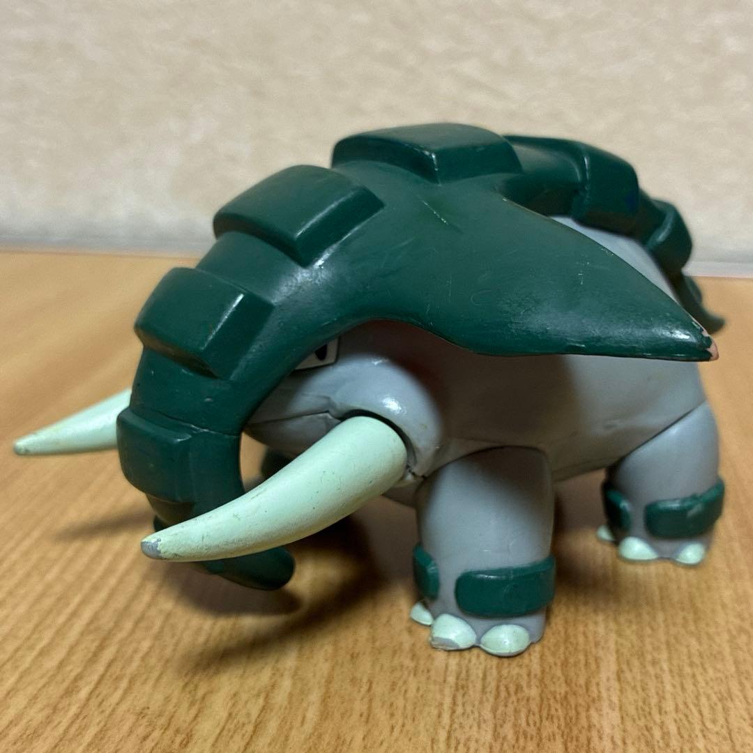ポケモン　ドンファン　フィギュア　可動式